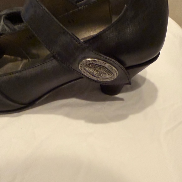 Fidji Black Leather Heels - Picture 6 of 10